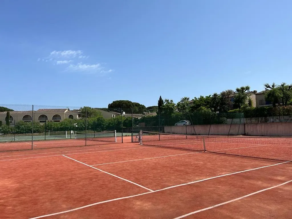 L'Atypique : 2 Chambres // Piscine // Parking Saint-Tropez Apartament